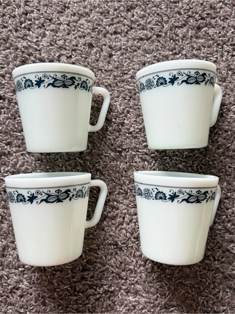 Set Of 4 Vintage Pyrex Old Town Blue Onion Milk Glass Mugs